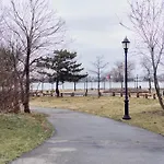 Waterfront Gem Duplex 3 Bedroom 2Floor In Whitestone Bronx Free Parking