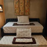 Cozy Ground Floor Rooms At The Heart Of Jackson Heights