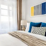 350-1A Gramercy New 1Br Sleeps4 Newly Furnished