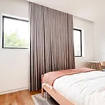 Modern, Charming, Spacious 3-Bedroom Retreat In Brooklyn With Rem-Casa