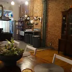 Macaw Guest House