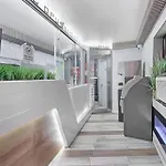 Hotel Opus Bronx Near Bay Plaza Mall