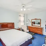 The Mac House