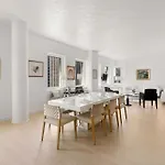 Penthouse 5Min To Top Of The Rock, City Views, Ac