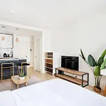 1597-2 Luxury Upper East Side Studio W&D