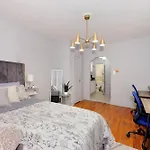 Spacious Upper East Side Studio