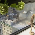 Studio Apartment Wall Street