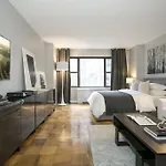 Modern Studio Apartment - Midtown East L