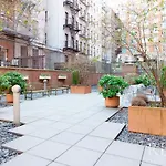 Luxury Studio Apartment - Midtown West B