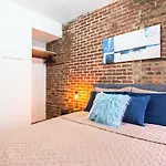 Spacious Apt Close To 9Th Avenue