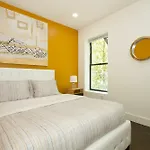 Hamilton Heights Stylish Apartments