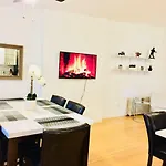 Totally Renovated Brownstone Apt. High Ceilings
