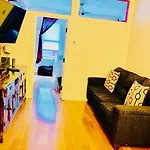 Posh Cobble Hill Apartment, 5 Minutes To Manhattan