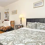 Lower East Side Pied-A-Terre!
