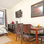 Lower East Side Pied-A-Terre!