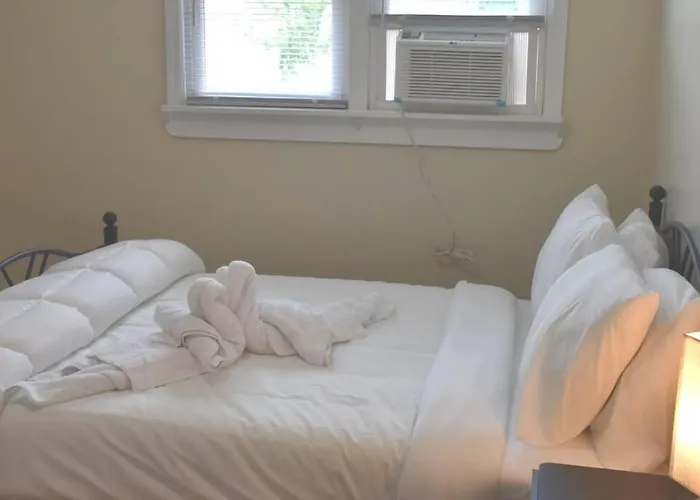 2 Ptivet Bedroom,1 Bathroom,Kitchen,Self Check In,Free Parking