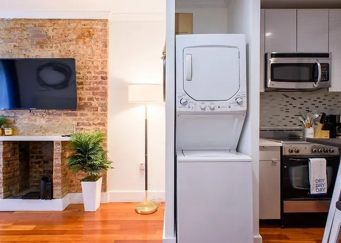 24-17 Renovated Studio Prime Location Wd