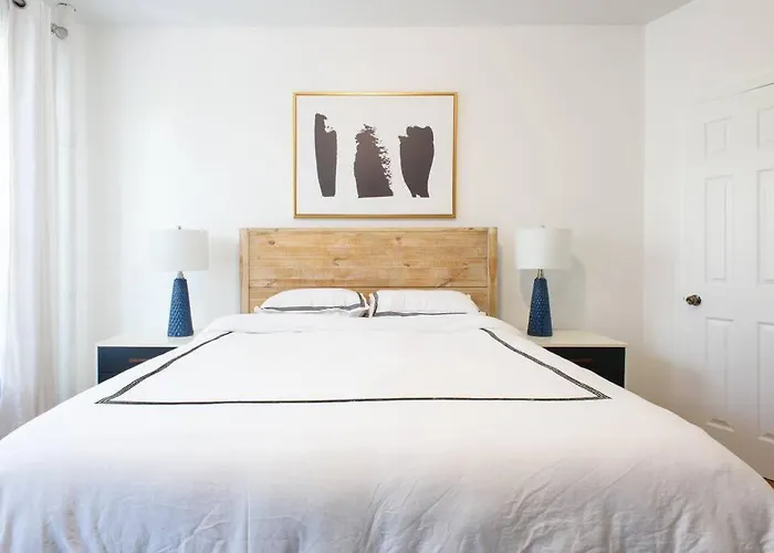 454-3W Prime Location 2Br Newly Furnished Sleeps 5