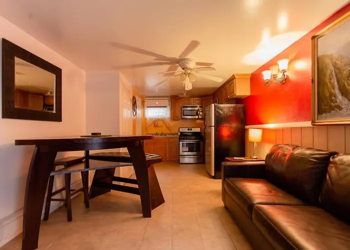 Large Apt, One Block To Train