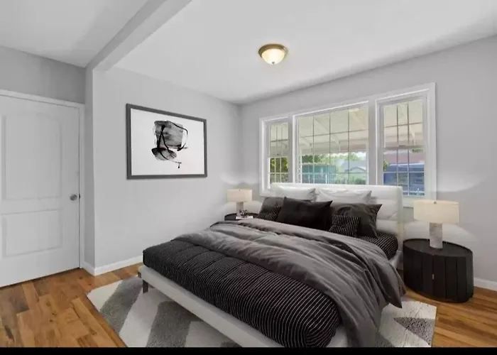 First Floor Of Beautiful House Totally Private