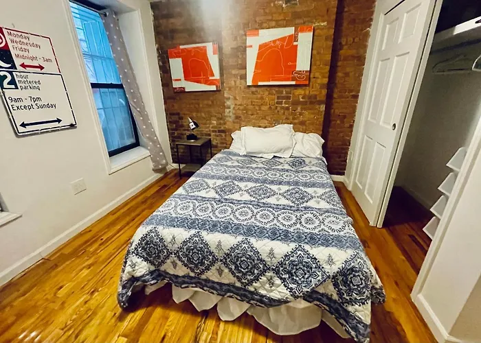 Classic Soho Apartment - Cozy / Perfect Location