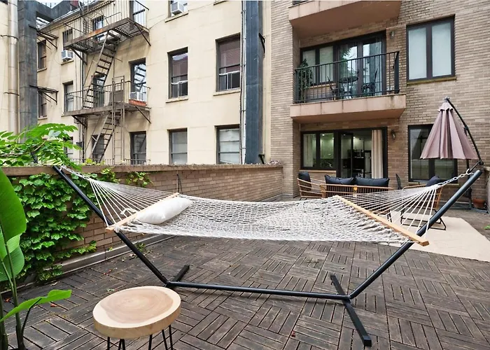 809-2B New Bldg Jr Columbus Circle Balcony Wd