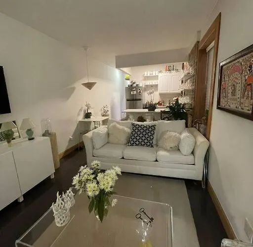 Stylish & Lovely 2 Bedroom Midtown