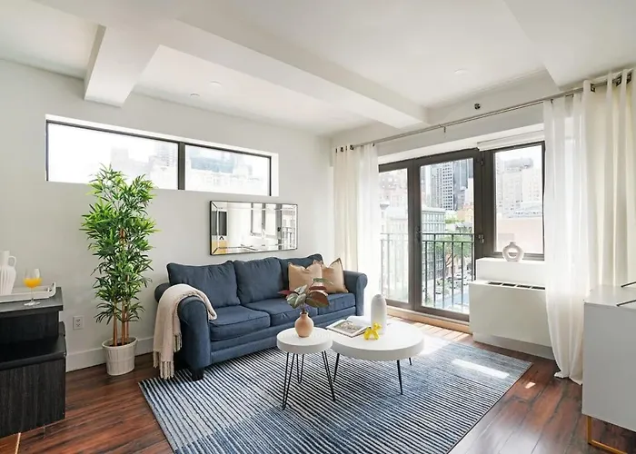 809-6A New 2Br Private Roof & City View