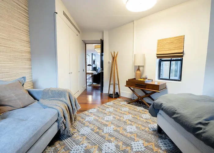 E10-3 3Br Designer Townhouse