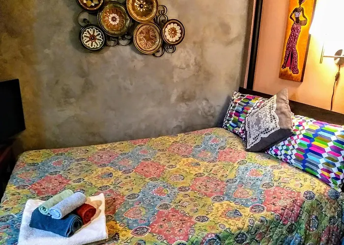 Cozy Ground Floor Rooms At The Heart Of Jackson Heights