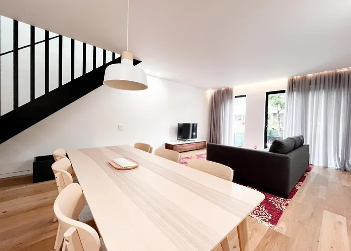 Modern, Charming, Spacious 3-Bedroom Retreat In Brooklyn With Rem-Casa