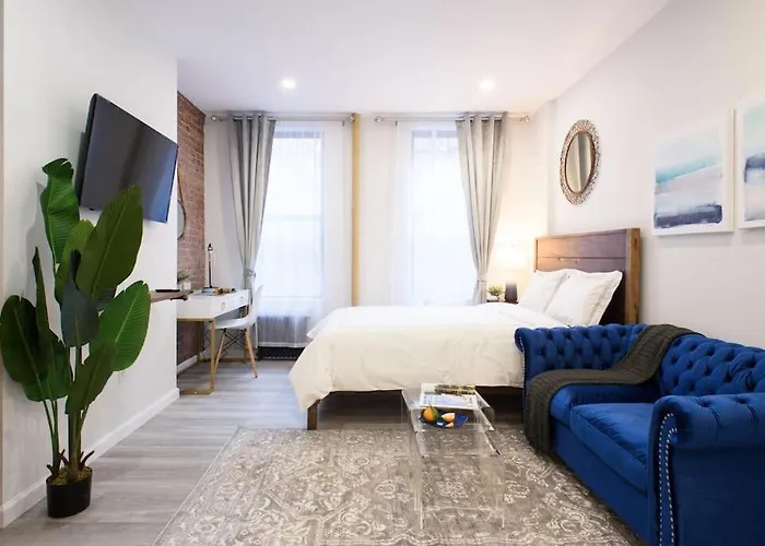 240-9 Luxury Prime Location Studio W&D