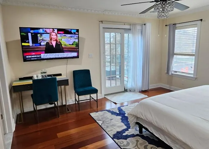 Luxury Hotel-Style Room In Queens, New York