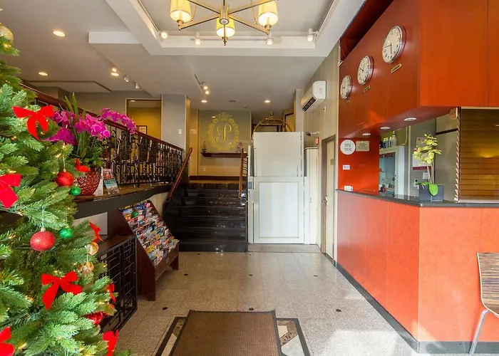 Prince Flushing Hotel
