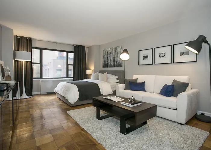 Modern Studio Apartment - Midtown East L