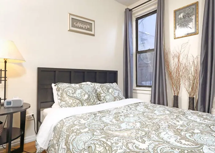 Lower East Side Pied-A-Terre!