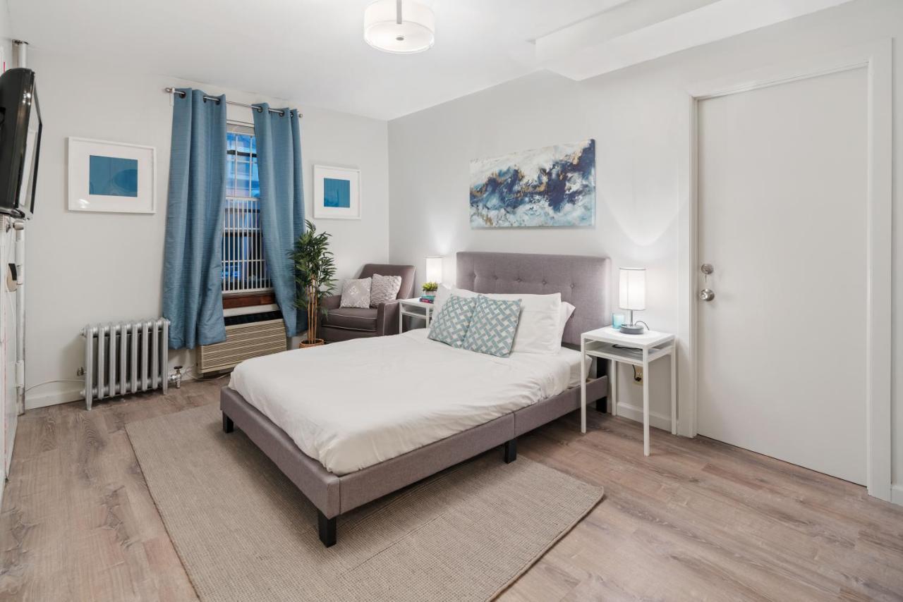 Elevate At Times Square Apartment *