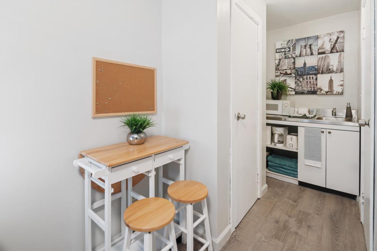 Elevate At Times Square Apartment *
