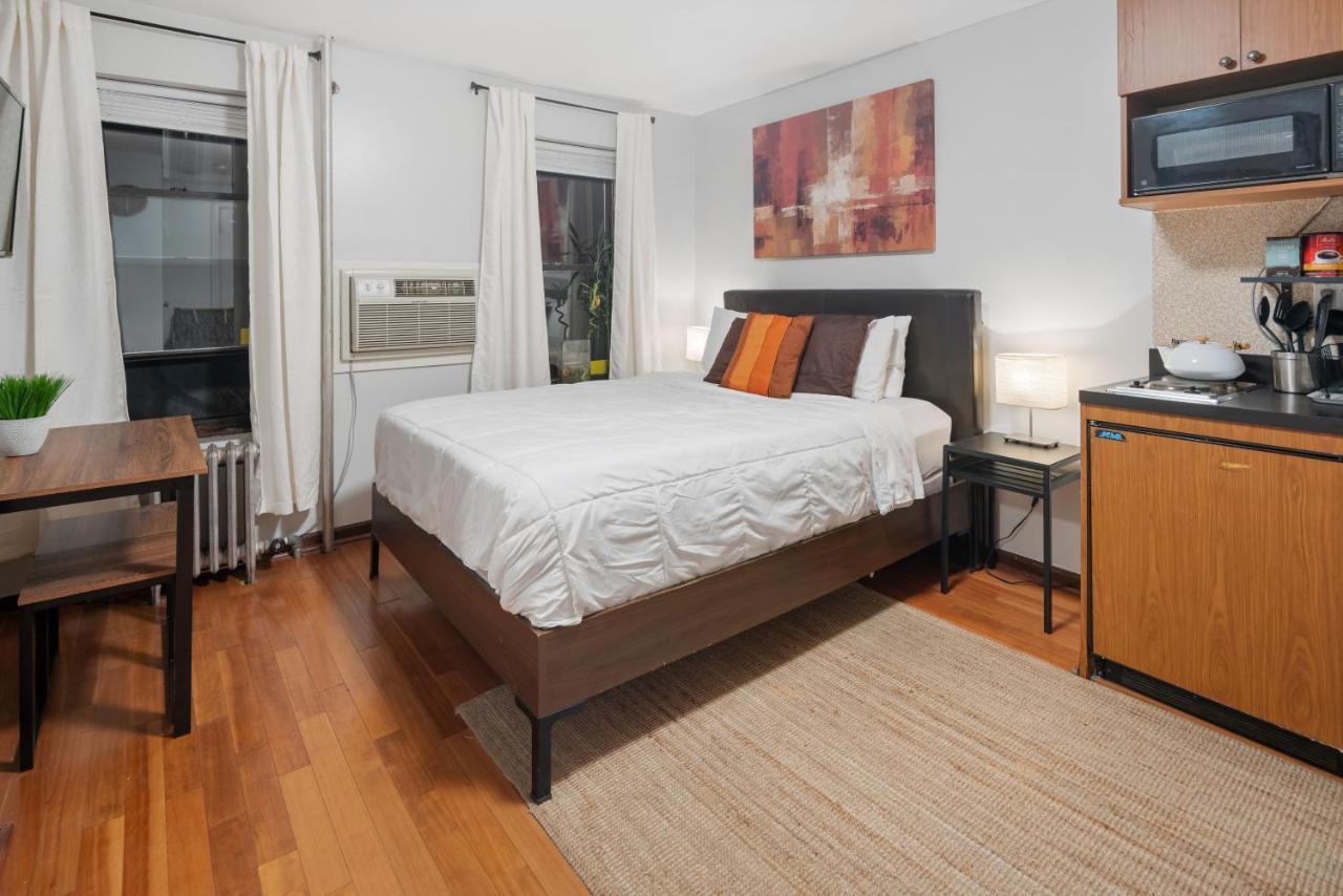 Elevate At Times Square Apartment *