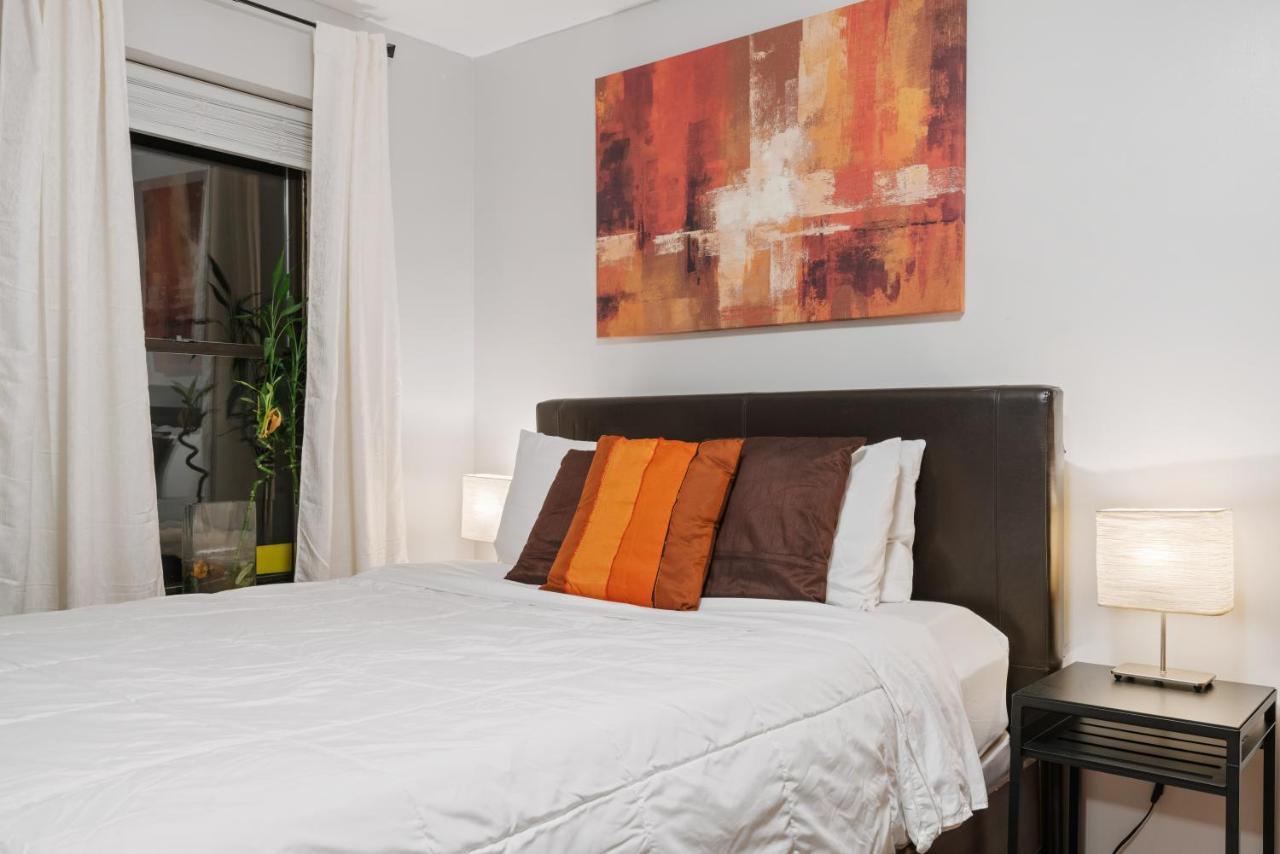 Elevate At Times Square Apartment *