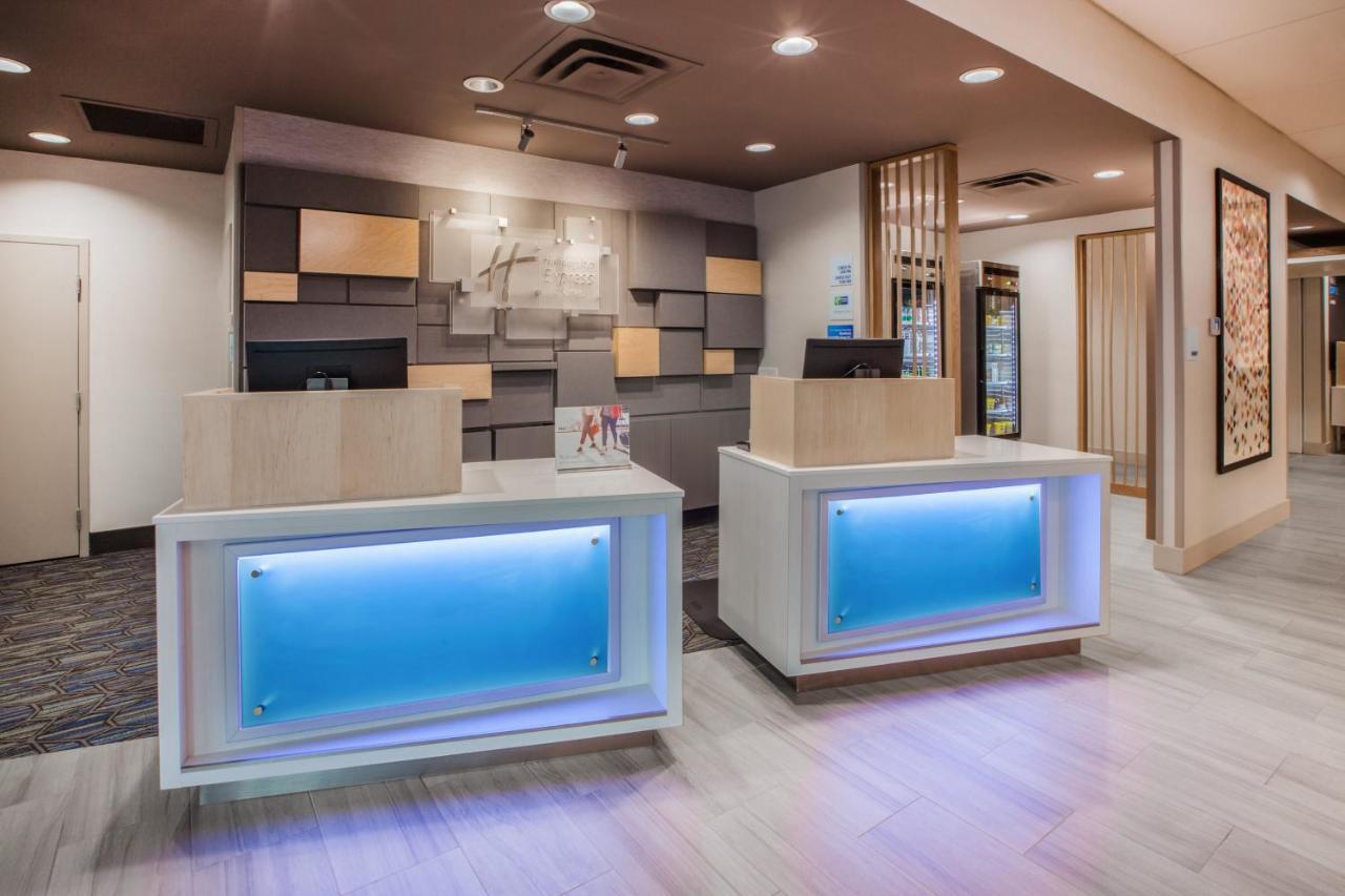 Express & Woodside Laguardia Airport 3*