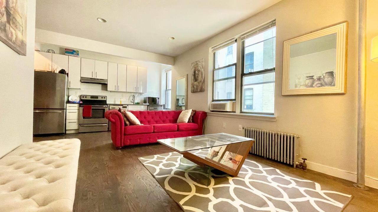 Beautiful In Newly Renovated Apt *