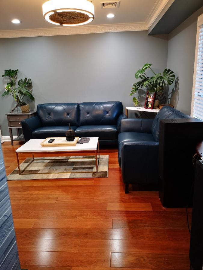Luxury Hotel-style In Queens, *