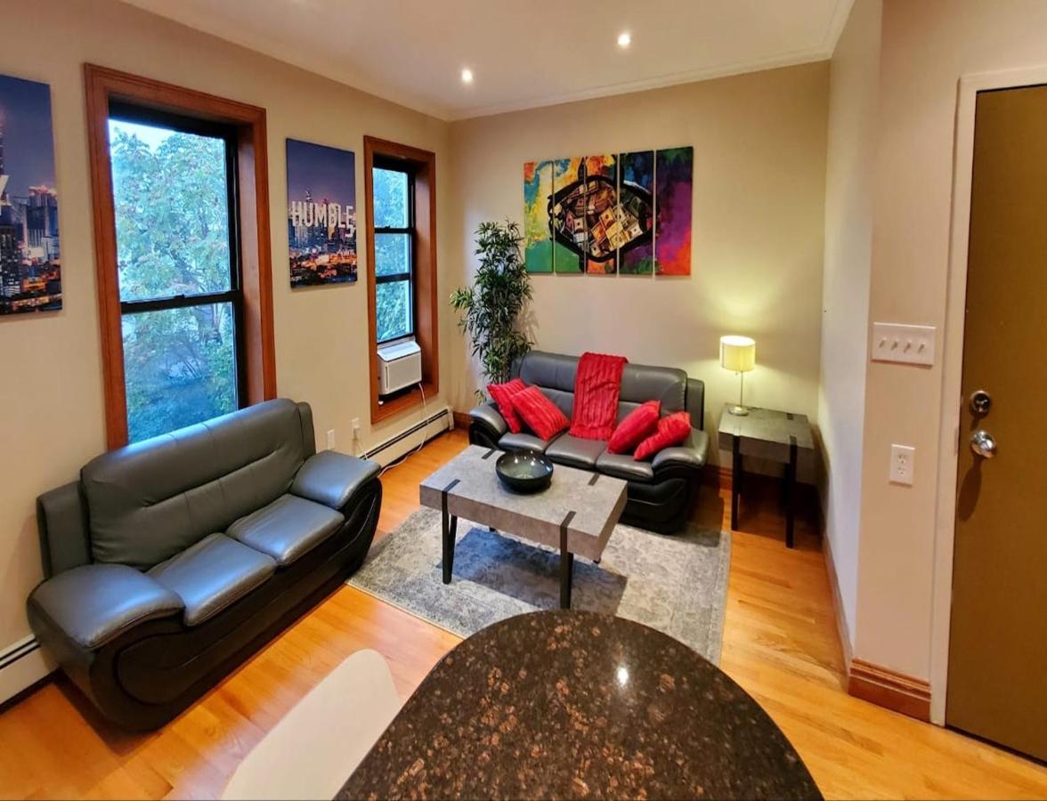 Newly Renovated Penthouse Apartment *