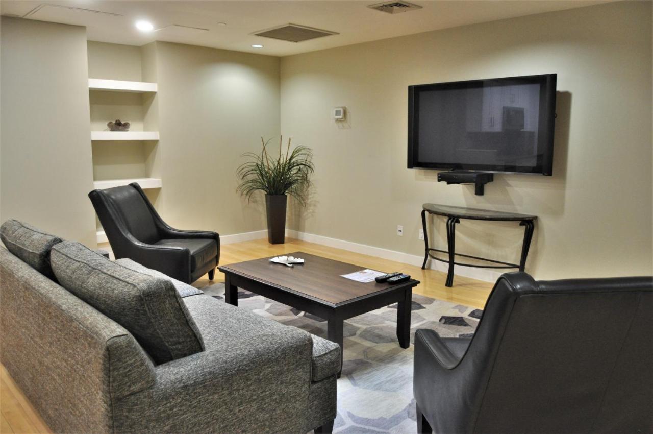 Oakwood Residence Sixth Avenue Apartment *