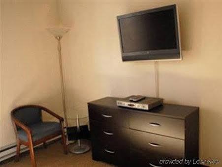 Metro Hotel 3*