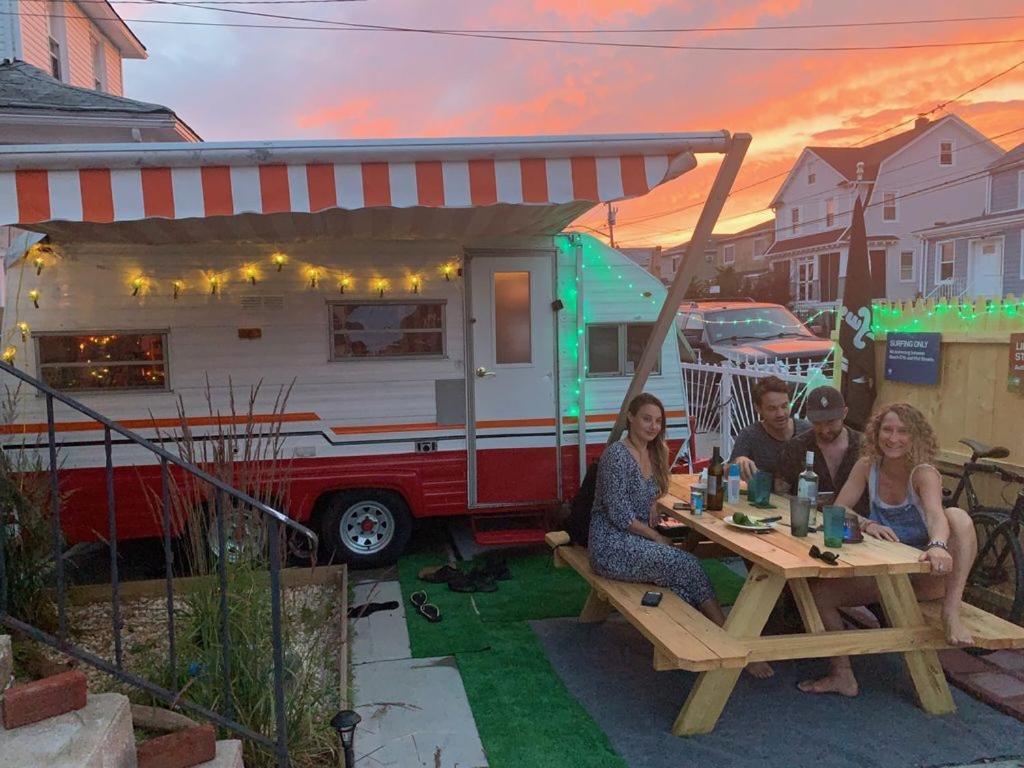 80s Surf Camper In Rockaway Chalet *