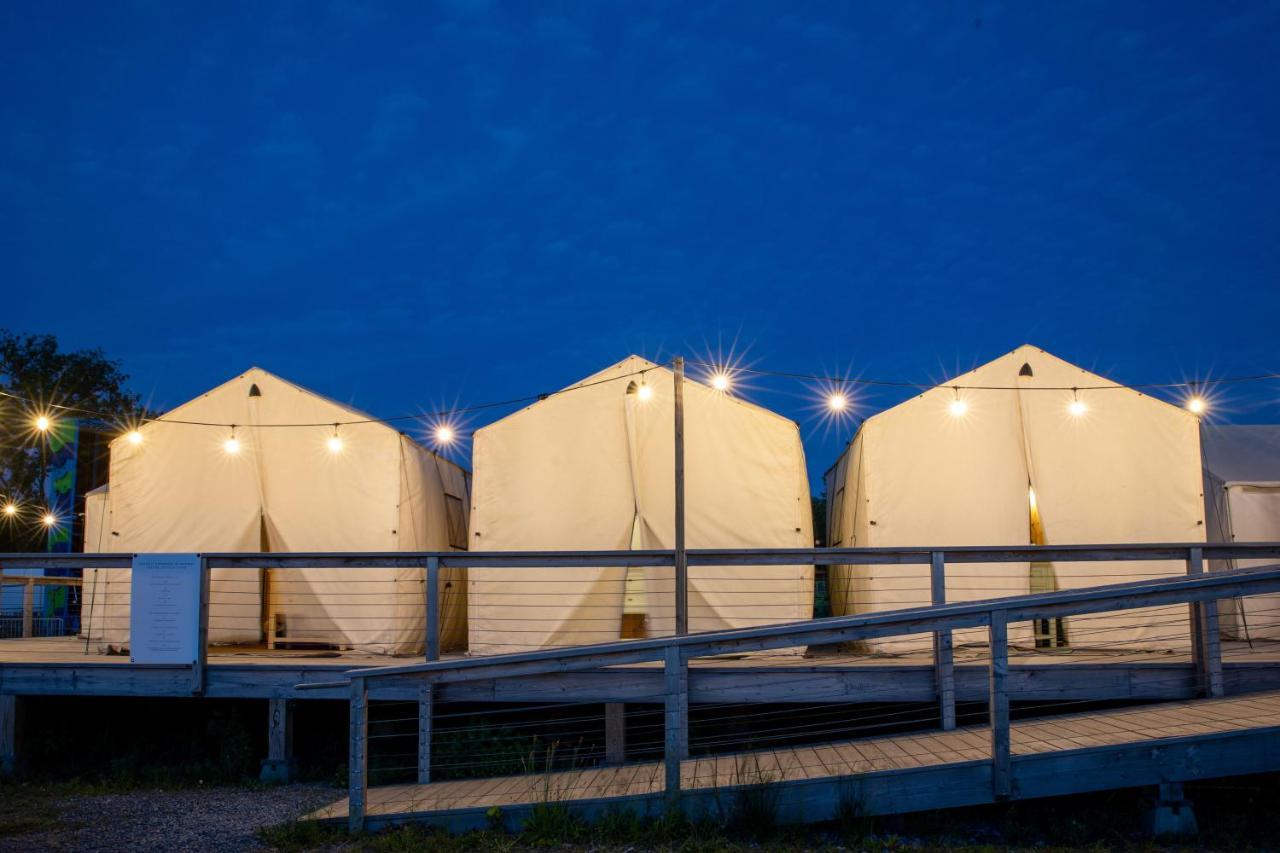Acampamento Collective Governors Island 5*