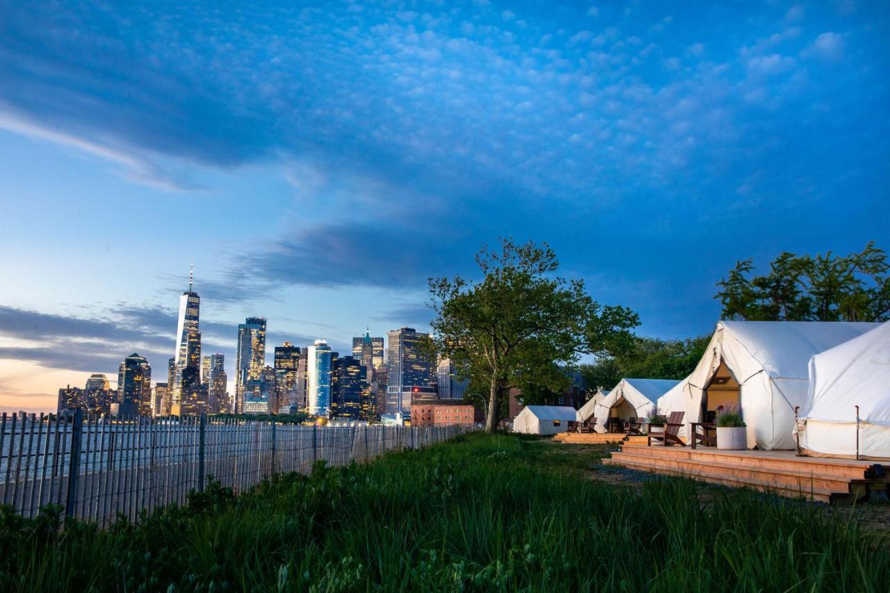 Collective Governors Island Acampamento