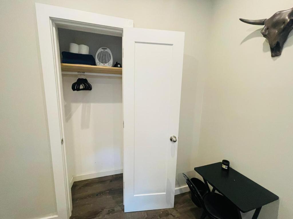 Albergue Private Bedroom In City